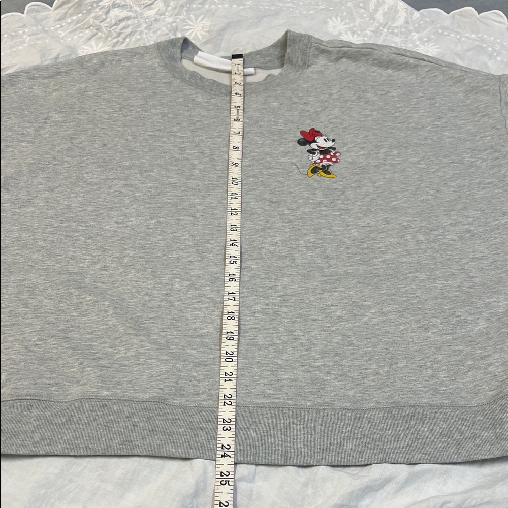 Disney Gap X Pullover Gray Sweatshirt with Minnie Mouse Large Winter Warmth - Picture 3 of 8